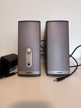 Bose Silver Computer Speakers